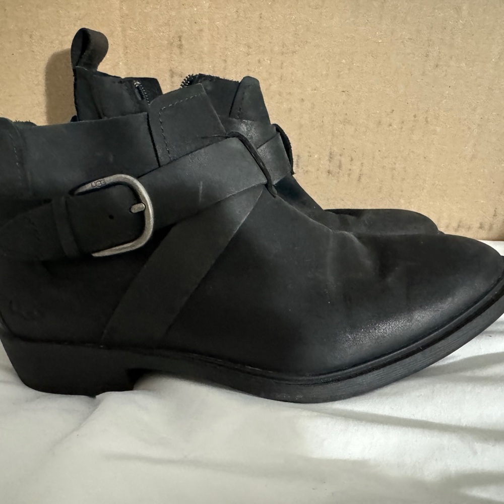 Ugg Uggs short ankle boots black waterproof leather belted zip booties moto 9 40